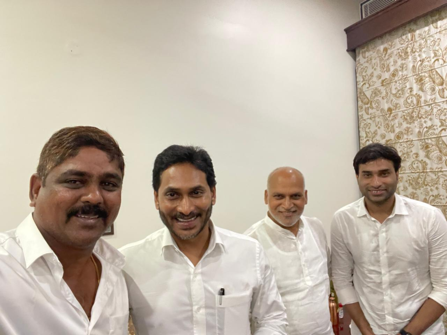 వైఎస్ఆర్సీపీ రాష్ట్ర కార్యదర్శి గా ఇంటూరి రాజగోపాల్